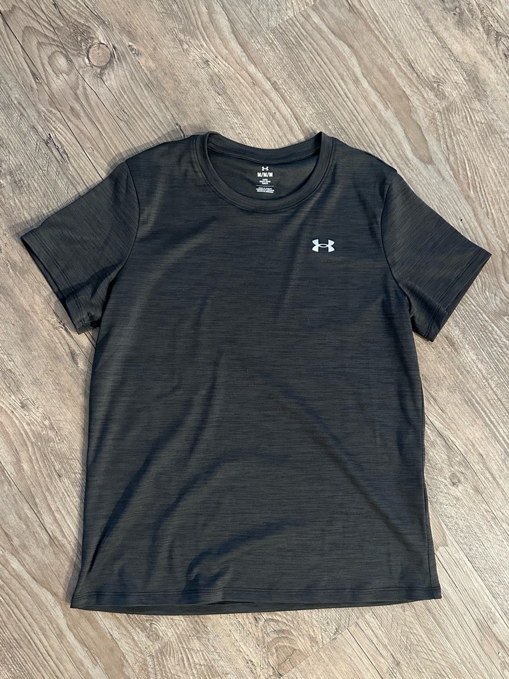 Three Under Armour Women's Dri Fit Shirts, Medium - Picture 3 of 5